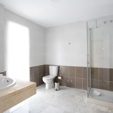 El Tujjar Hotell